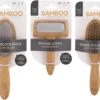 Complete Hery Vacht Verzorging Set Met 3 Bamboe Borstels En Gratis Vachthandschoen – Geschikt Voor Kat En Hond. Milieuvriendelijk. -Beeztees Verkoopwinkel Complete Hery vacht verzorging set met 3 bamboe borstels en gratis vachthandschoen geschikt voor kat en hond. Milieuvriendelijk